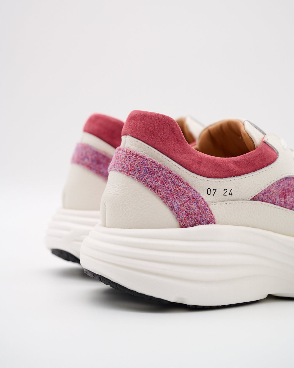 Sophia Runners limitierte Sneaker in einer Tweed Edition für Damen in Weiss & Rosé