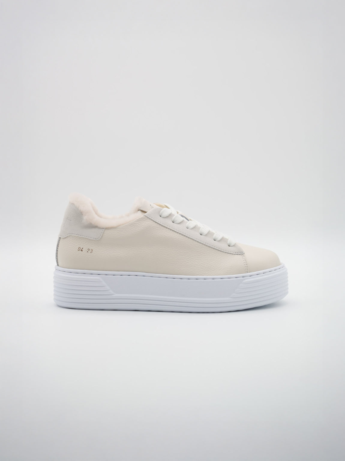 Limitierter_Karina_Leder_Sneaker_Creme_Damen_Seitenansicht