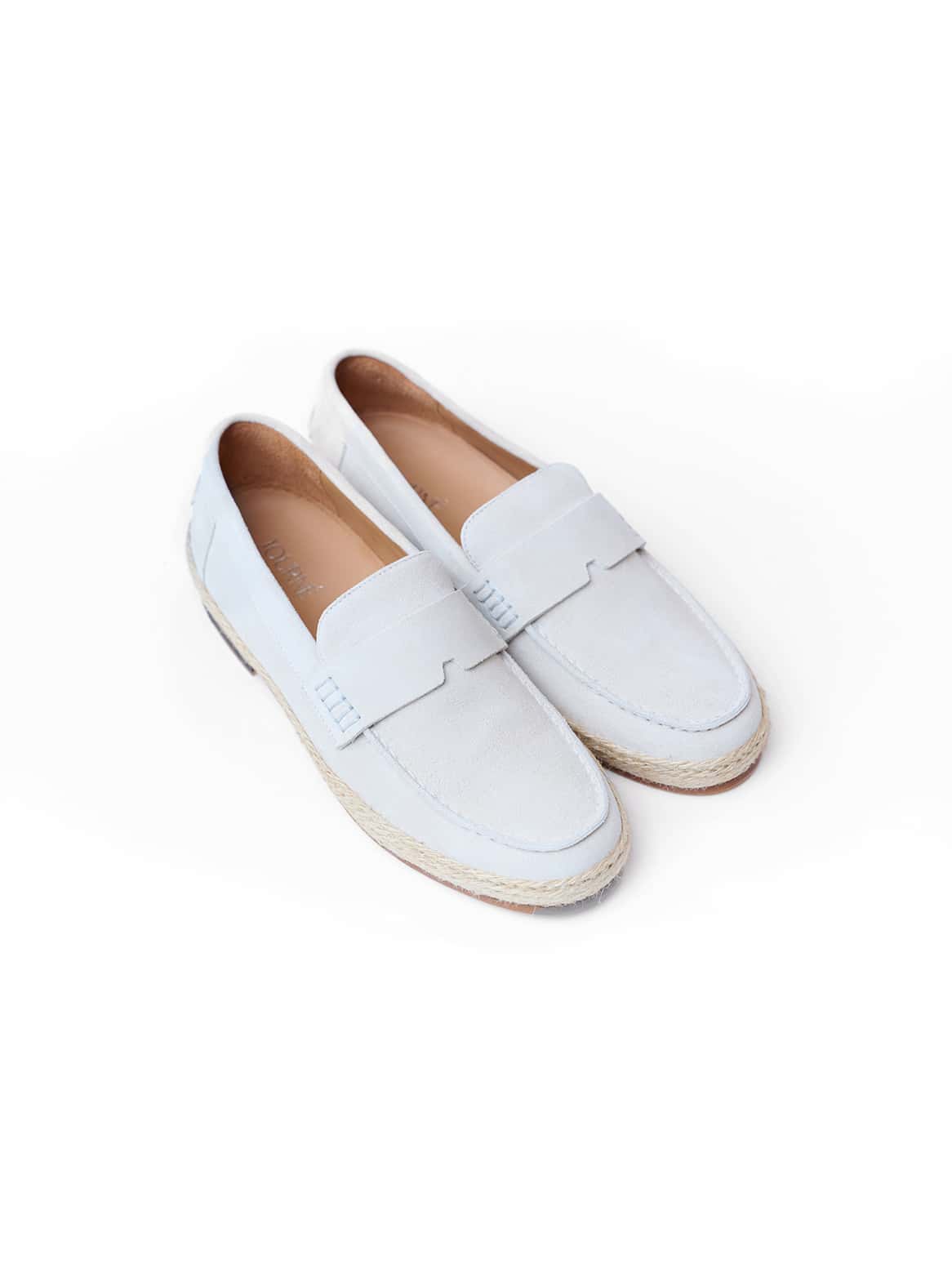 Sofia Espadrilles in Sand – diagonale Ansicht mit sommerlicher Silhouette