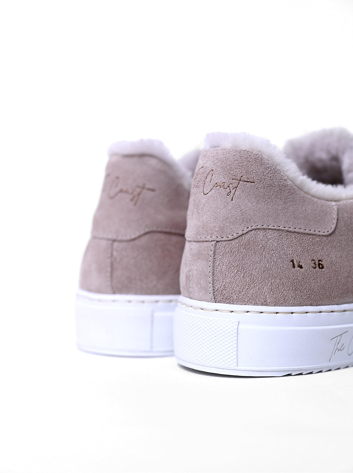 Karin Sneaker Taupe mit Lammfell – Nahaufnahme Limitierung 