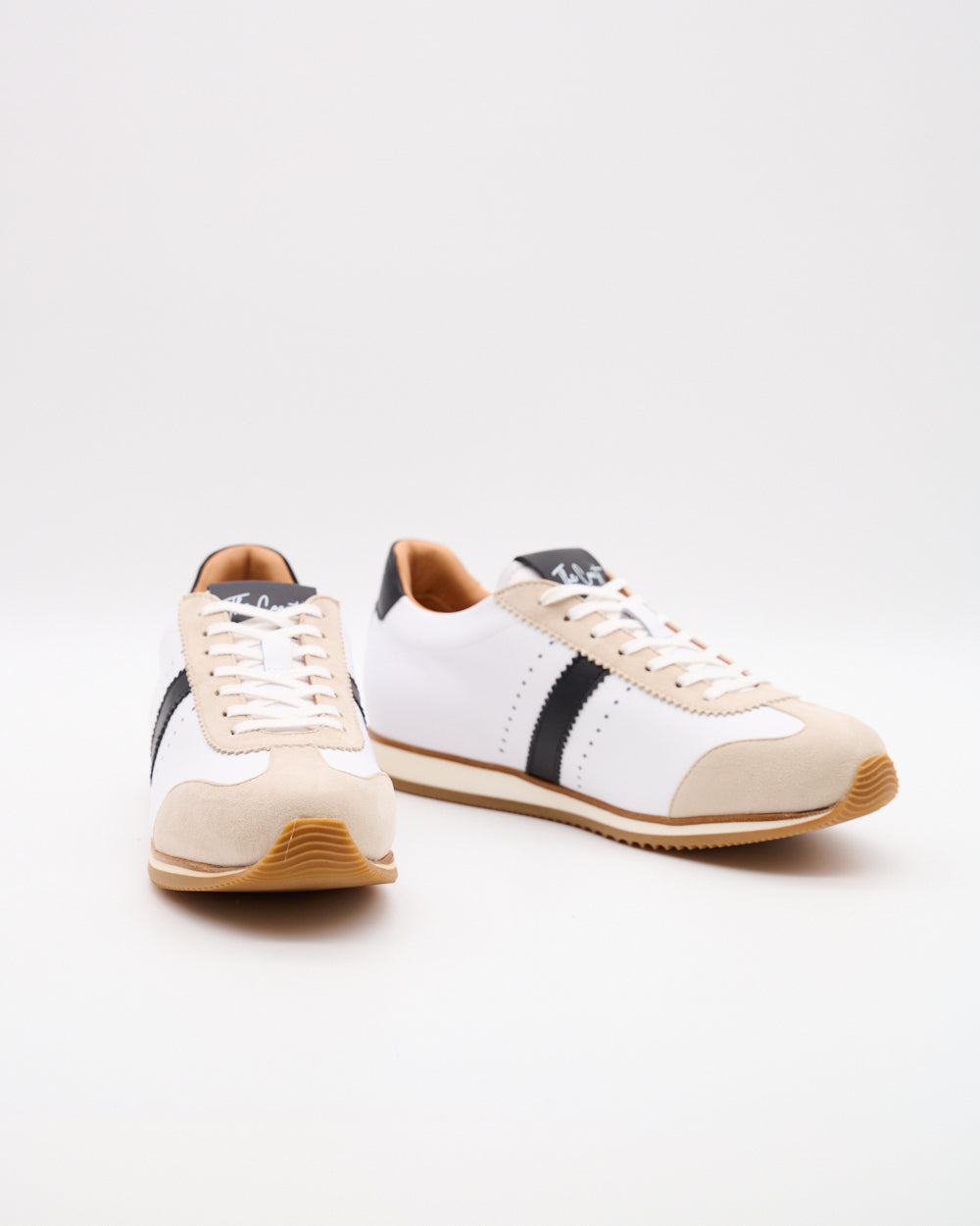 Mira limitierte Sneaker aus weichem Kalbsleder für Damen in Weiss