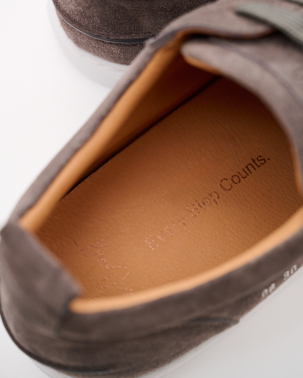 Luca limitierter Velours Sneaker für Herren in Grau