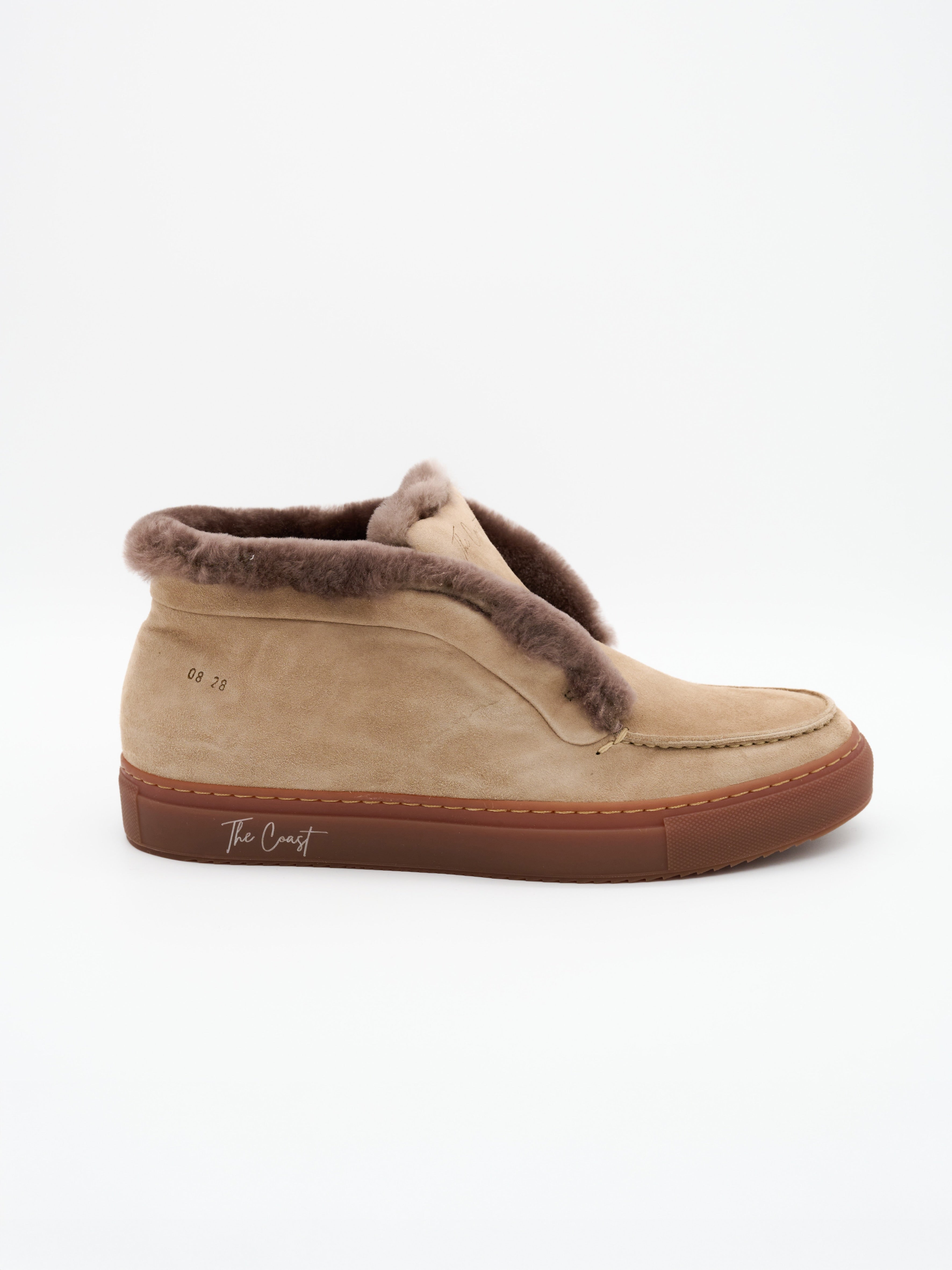 Charles Boot-Sneaker in Braun – Seitenansicht aus Ziegenvelours mit Lammfell