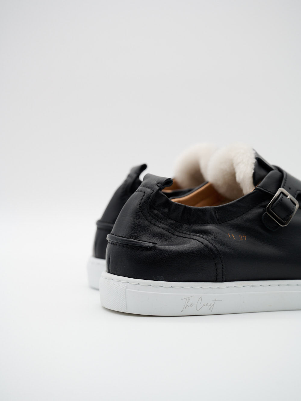 Schwarzer Sneaker Herren Rückansicht Beni Monk
