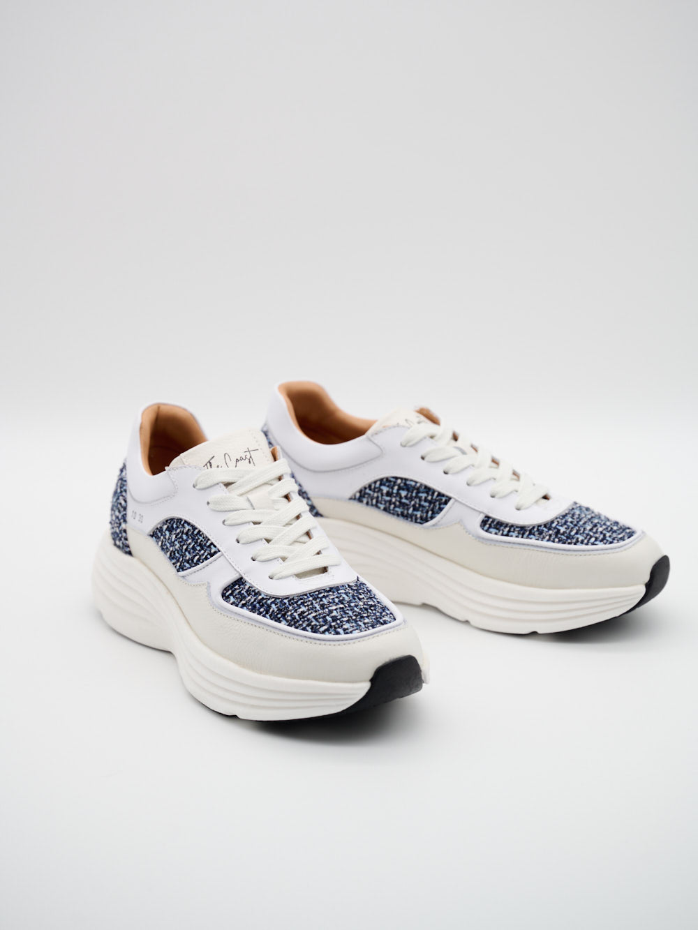 Sophia Runner Sneaker Frontansicht Damen mit Oversize Sohle