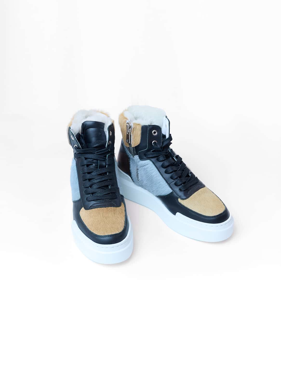 Hanna Sneaker Grau mit Lammfell – elegante Ansicht von beiden Seiten