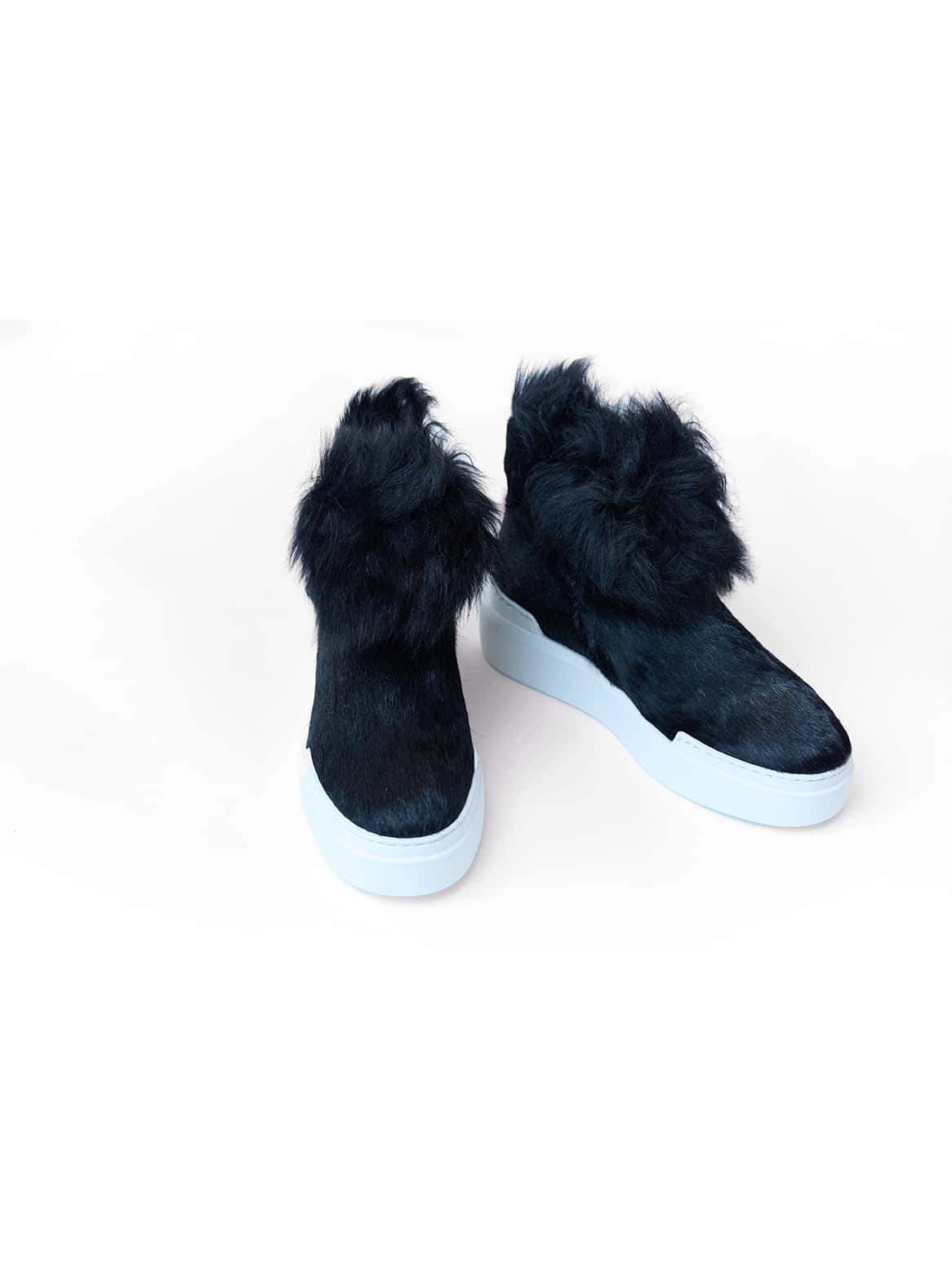 Grazia Chelsea Sneaker in Schwarz – Seitenansicht mit Plateau-Sohle