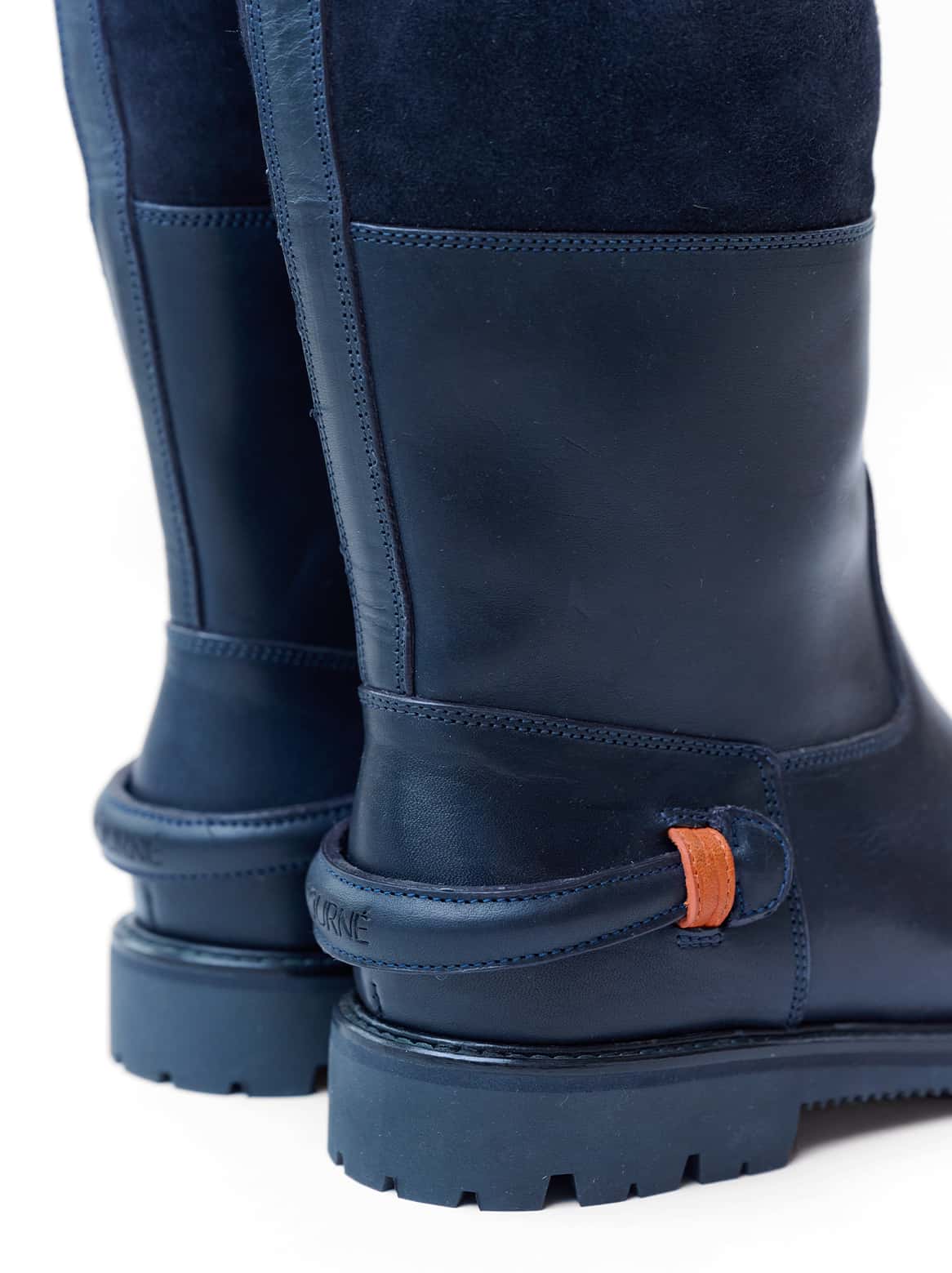  Milana gefütterter Winterstiefel – Detailaufnahme von Logo, Naht und Sohle