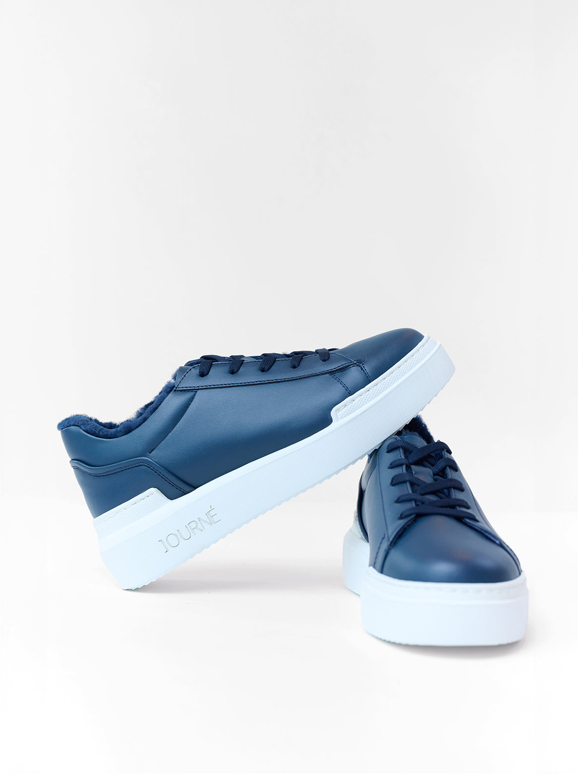 Francesca Sneaker Dunkelblau im Streetstyle-Look
