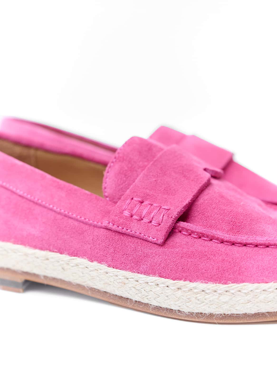 Detailansicht – Handstich & Materialstruktur der Espadrilles in Pink