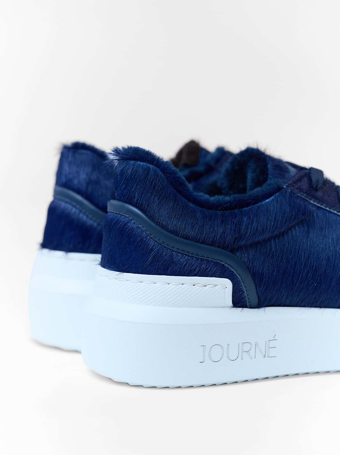 Emilie Sneaker Dunkelblau – Detailansicht Cavallino-Leder