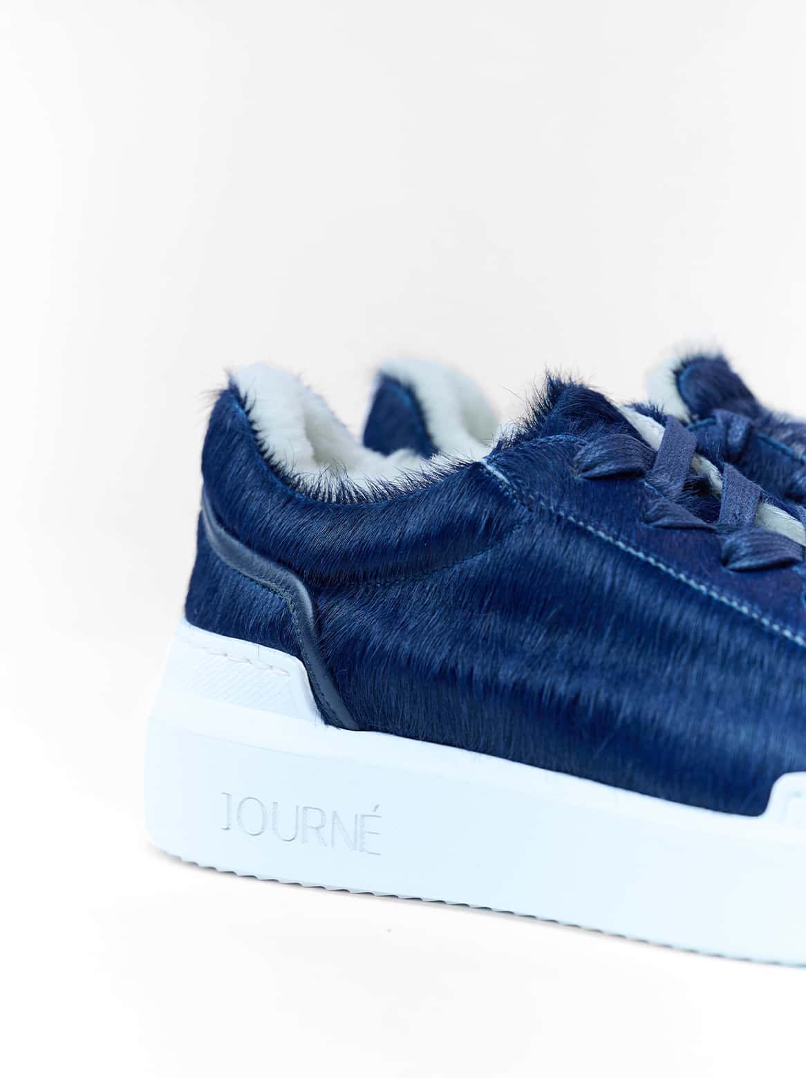 Emilie Sneaker Dunkelblau – Detailansicht Cavallino-Fell