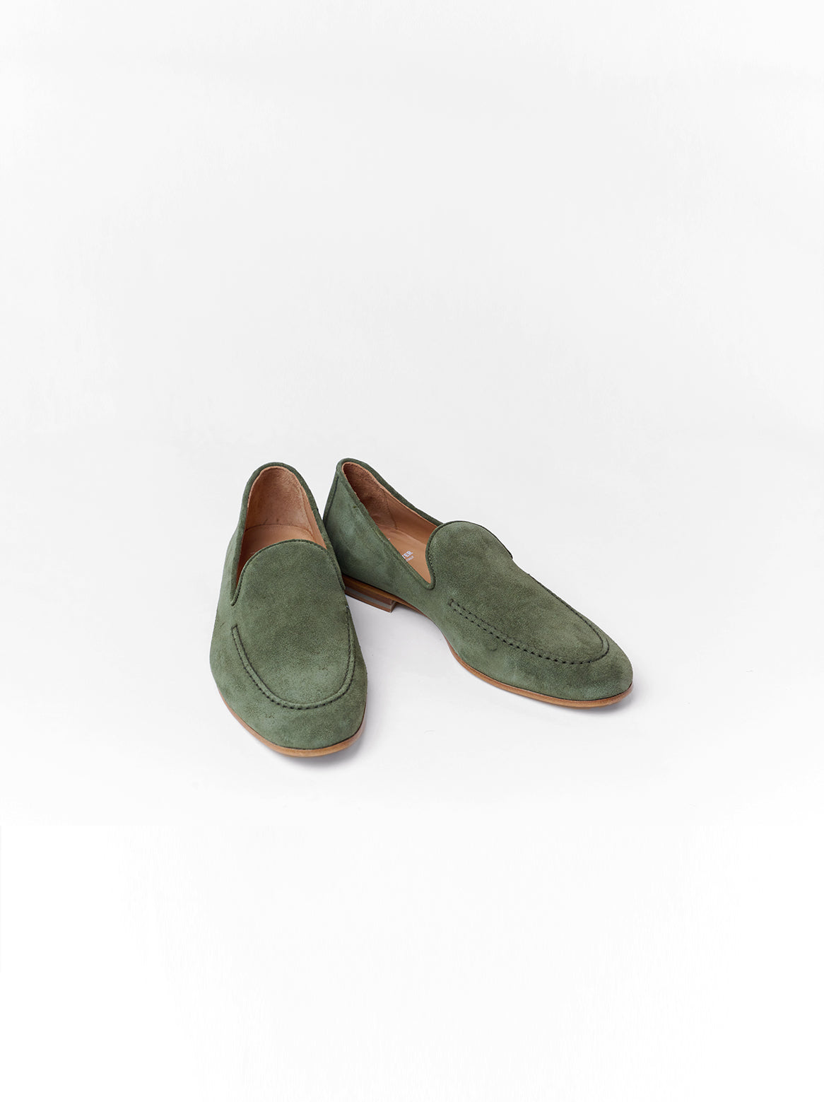 Alessandro Loafer – Paar diagonal von vorne in Moosgrün
