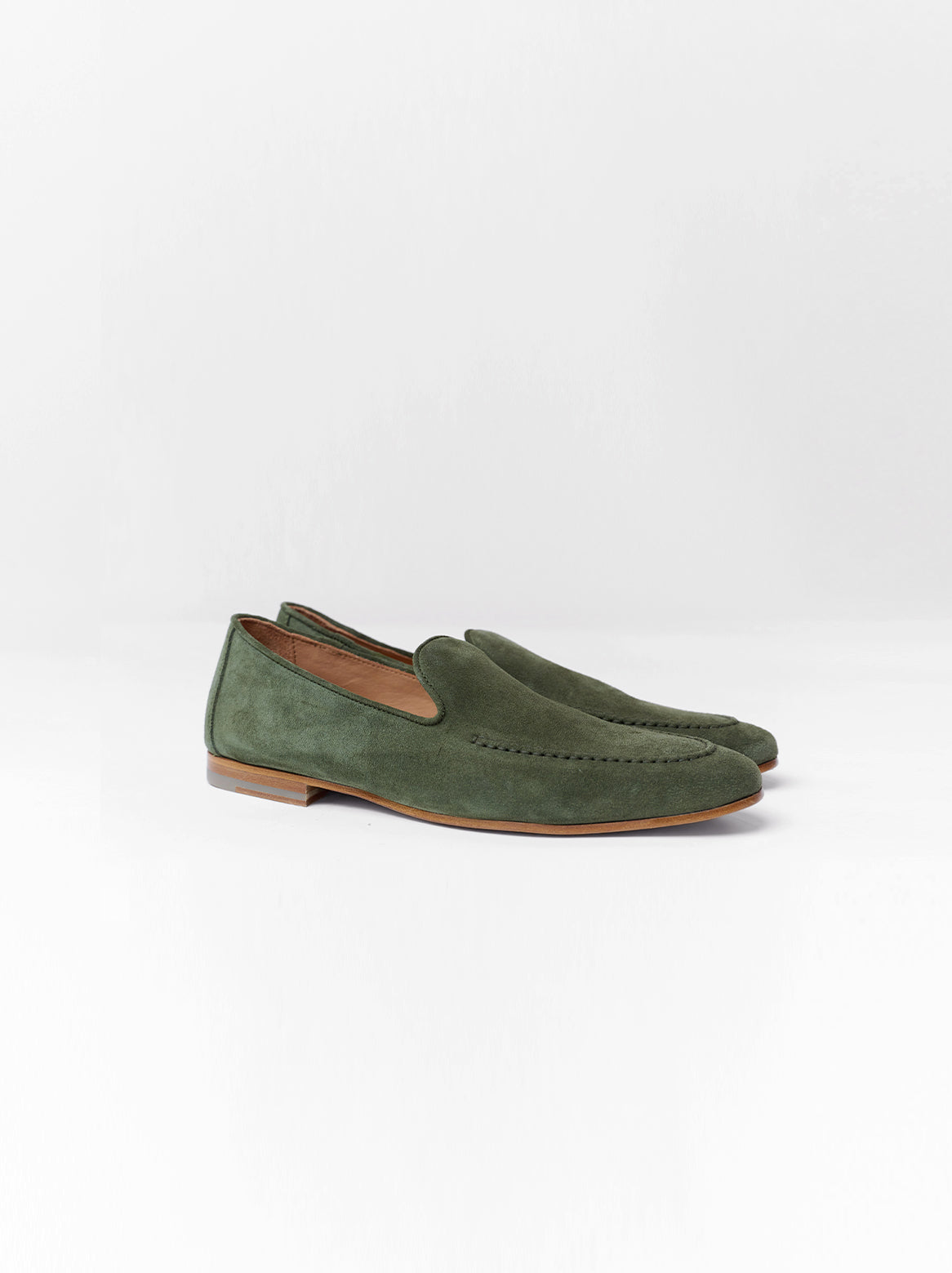 Alessandro Loafer – seitlich liegend in Moosgrün