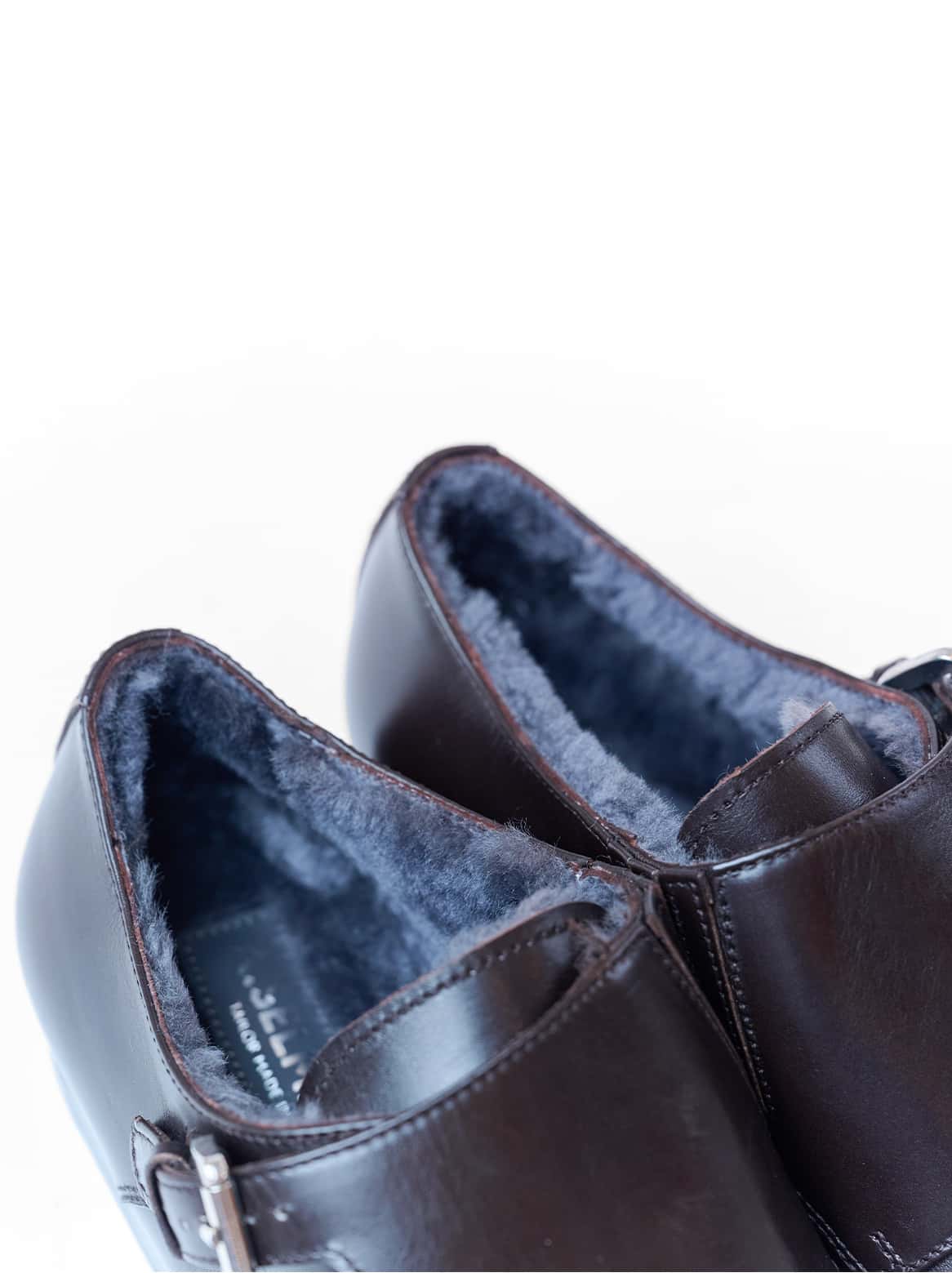 Innenansicht – 100 % durchgehendes Lammfell in braunem Schuh