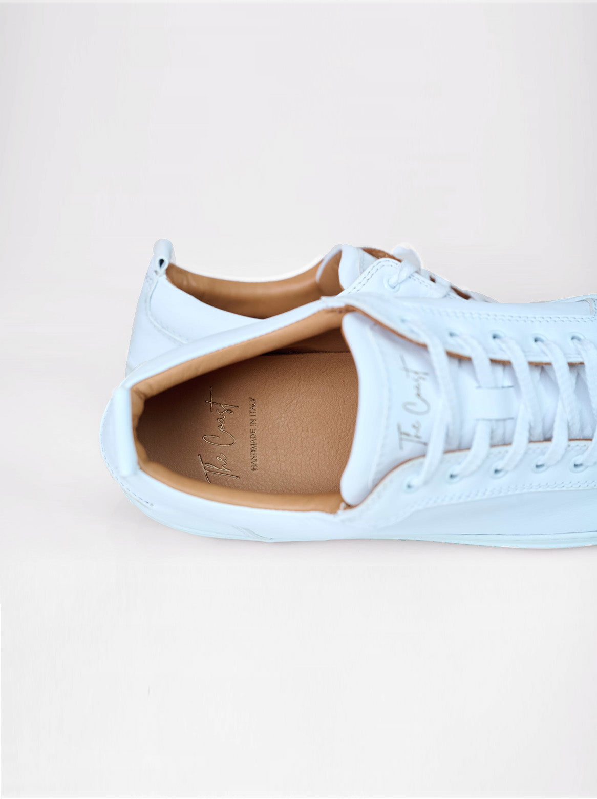 Maxi Sneaker Weiß – Detailansicht der Schnürung